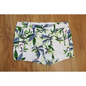 a.n.a A New Approach Twill SHORTS -Size 12P White Midrise Floral Design 3.5" Ins